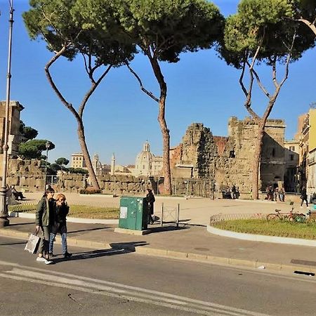 Casa Vacanze Colosseum By Alice Rome Bagian luar foto