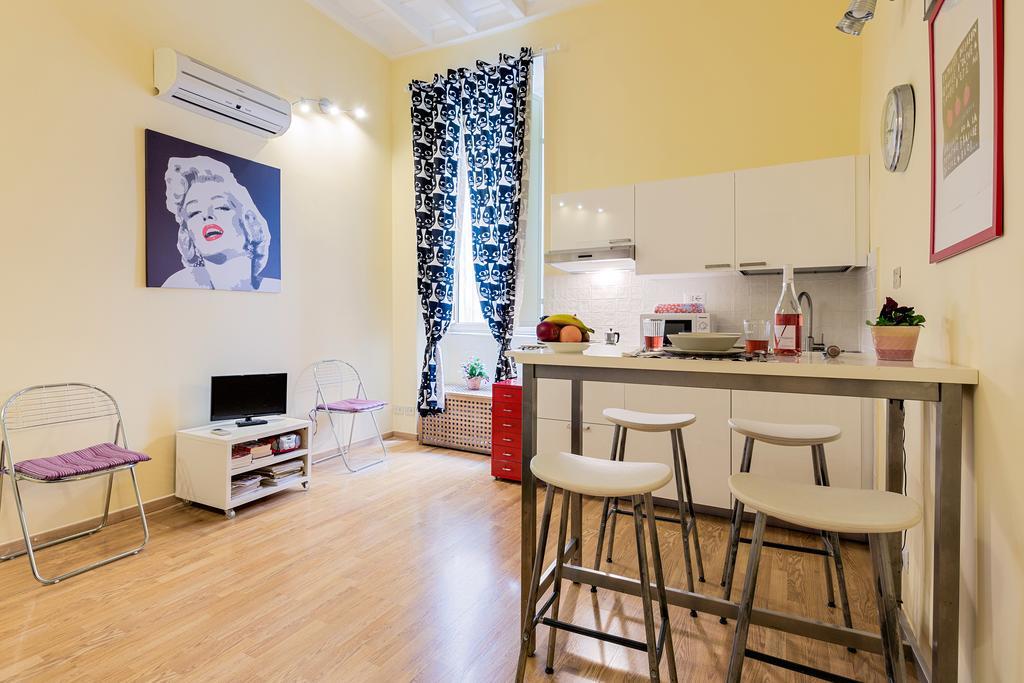 Casa Vacanze Colosseum By Alice Rome Bagian luar foto